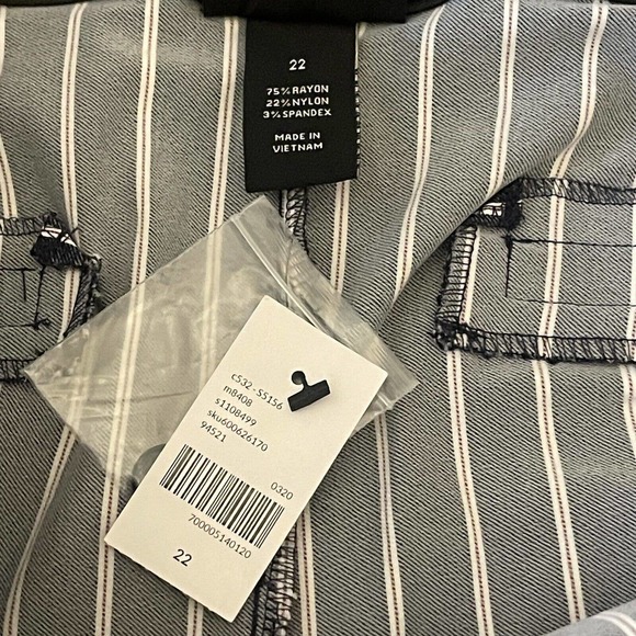 Women's Lane Bryant Size 22 Striped The Madison Ankle Pants Stretch Gray New - Picture 9 of 9